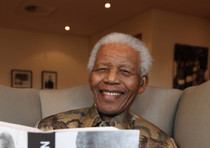 Nelson Mandela è morto. Ma è una bufala