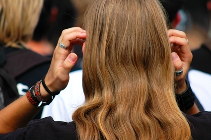 Maschera per capelli con olio di bardana con miele di pepe un tuorlo