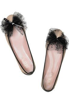 Red Valentino: Ballerine color nude con fiocco in tulle nero, Collezione Autunno/Inverno 2011/2012