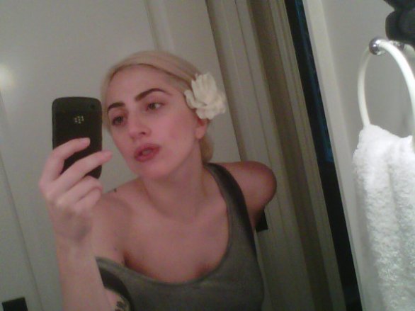 LadyGagastruccatasuTwitter