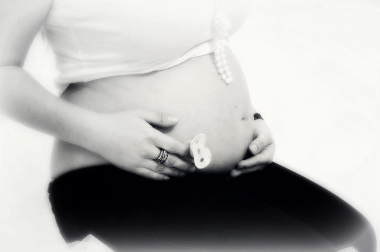 pregnant-776506_960_720