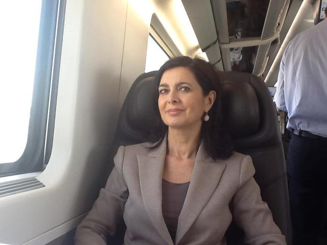 Laura Boldrini risponde alla lettera di Davide: omofobia presto un reato