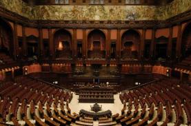 Seduta alla Camera contro il femminicidio, presenti un centinaio di deputati