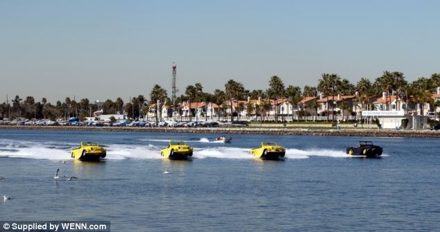 The-panter-watercar3
