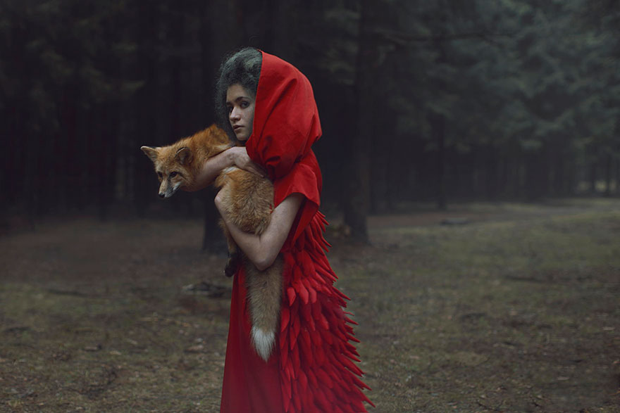donne e animali in amore
