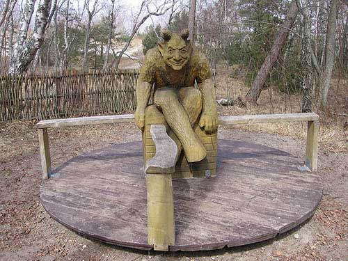 creepy-playgrounds-goblin