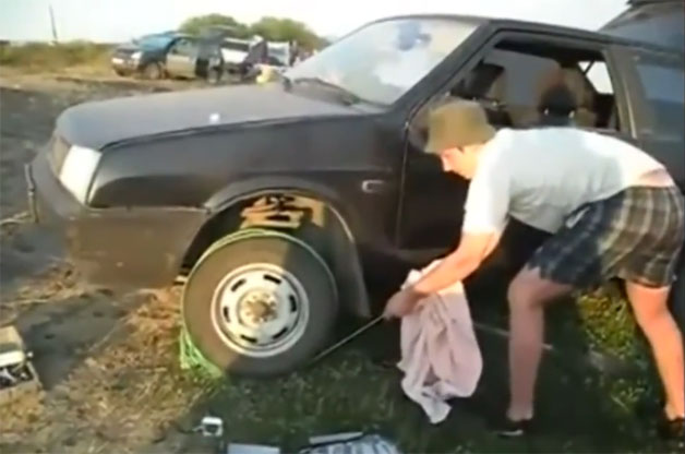 starting-a-car-with-a-rope-628