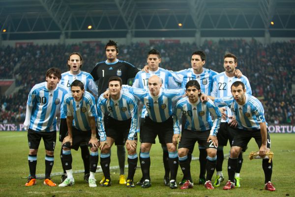 L'Argentina e Gonzalo Bergessio contro Nicola Rizzoli