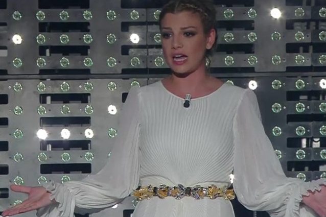 emma-sanremo-critiche-abito-bianco-638x425