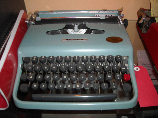 macchina da scrivere 012a adelpani