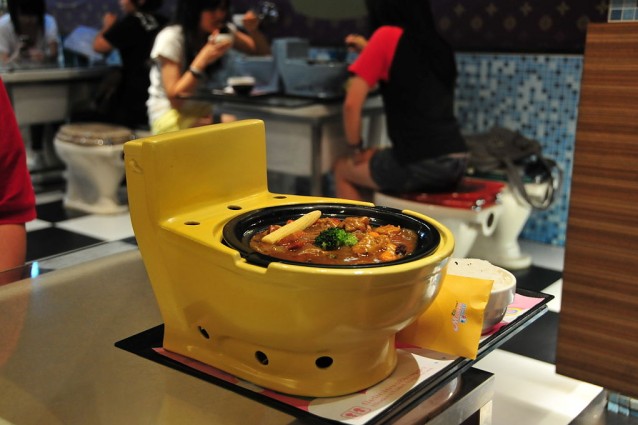 1024px-Modern_Toilet_Restaurant-638x425