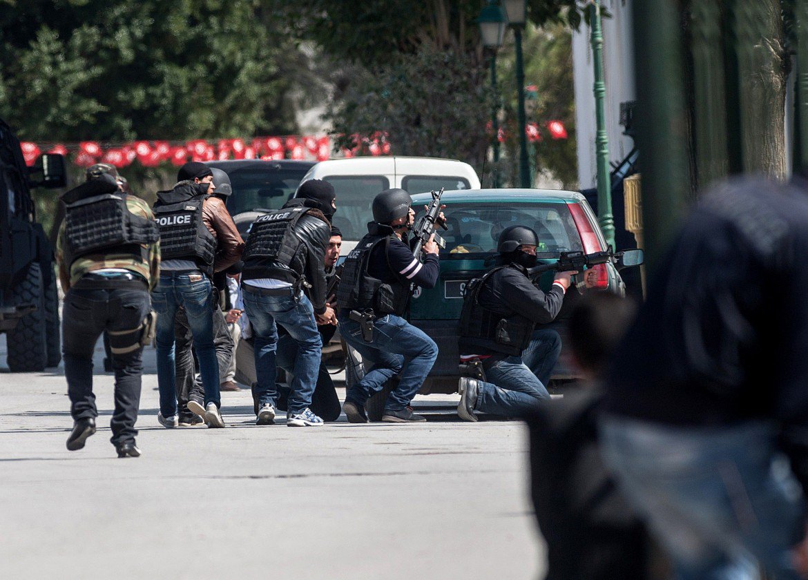 19desk1f01-attentato-tunisia-reuters-buona