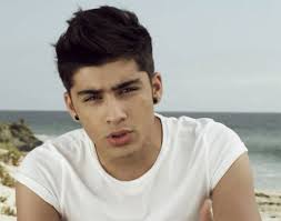 One DirectionZayn Malik cacciato per la vita sregolata tra alcol e droga One Direction: Zayn Malik cacciato per la vita sregolata tra alcol e droga novità
