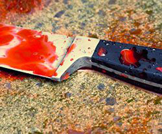 sangue-morto-accoltellato-coltello-omicidio