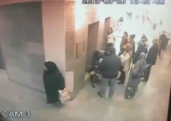 woman-poops-on-hospital-floor-turkey