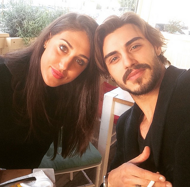 1428054622_cecilia_rodriguez_francesco_monte_selfie_taranto