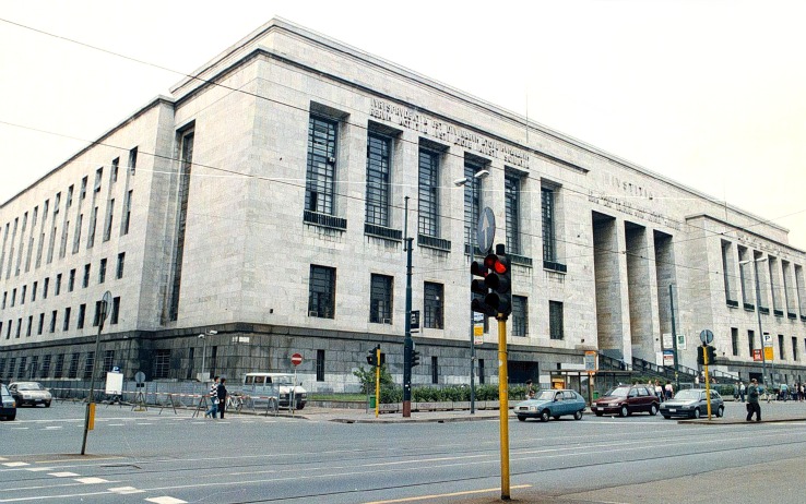 Strage al Tribunale di Milano, Renzi Falle nel sistema di sicurezza Strage al Tribunale di Milano, Renzi: "Falle nel sistema di sicurezza"