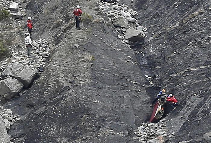 Trovata seconda scatola nera disastro aereo Germanwings Trovata seconda scatola nera disastro aereo Germanwings
