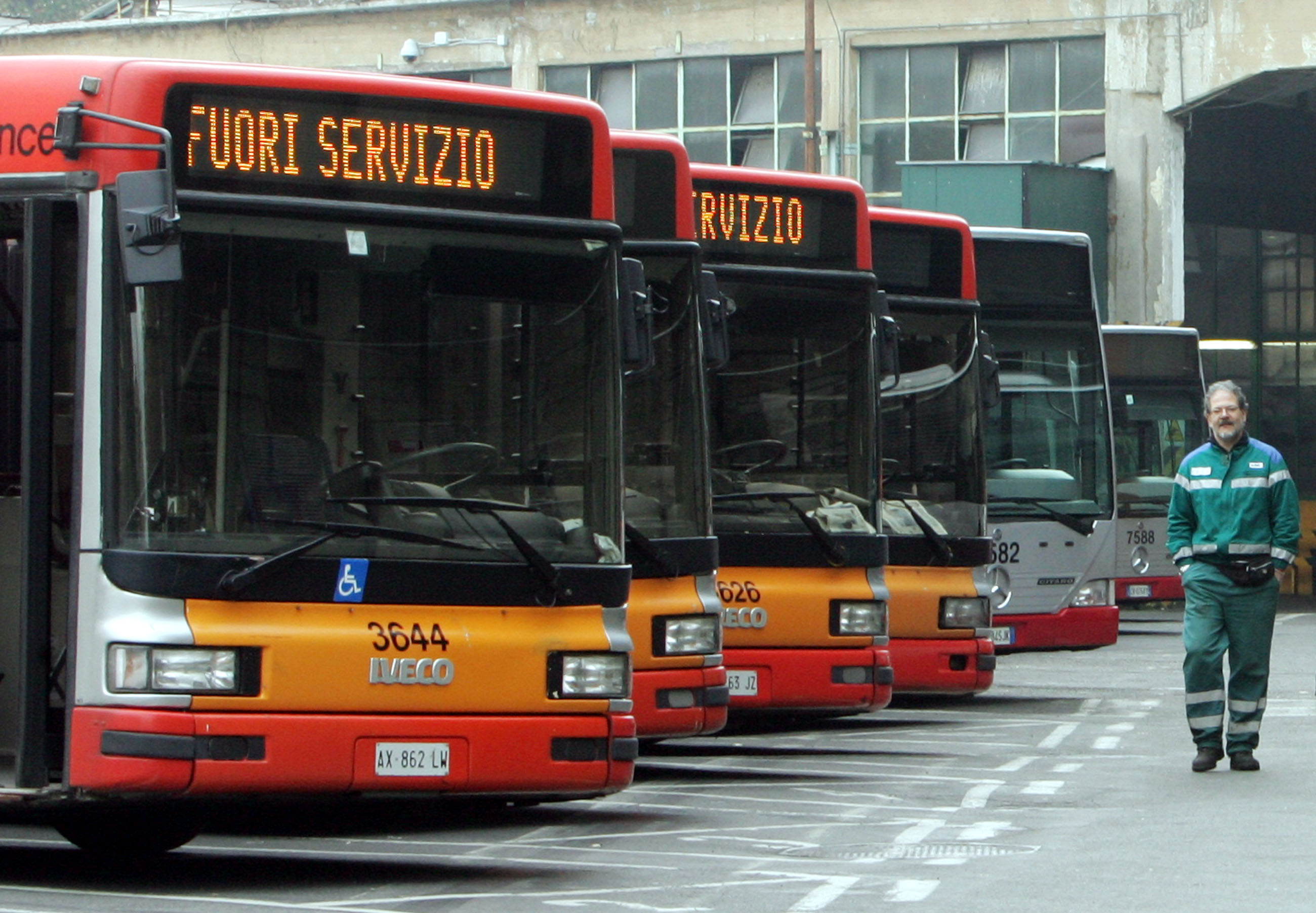 SCIOPERI:ALLE 21 STOP TRENI;DOMANI FERMI BUS,TRAM,METRO