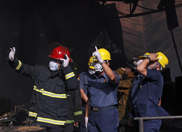 Five killed in a fire at rubber slipper factory in Valenzuela City