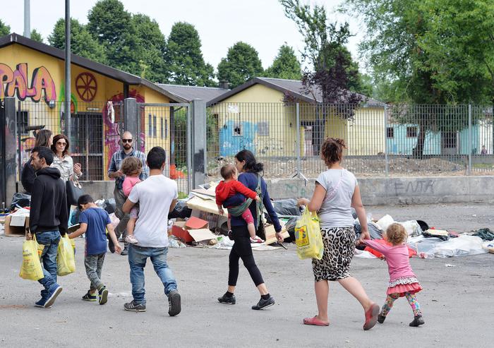 Immigrazione: Torino; Cota, Fassino smantelli campi nomadi