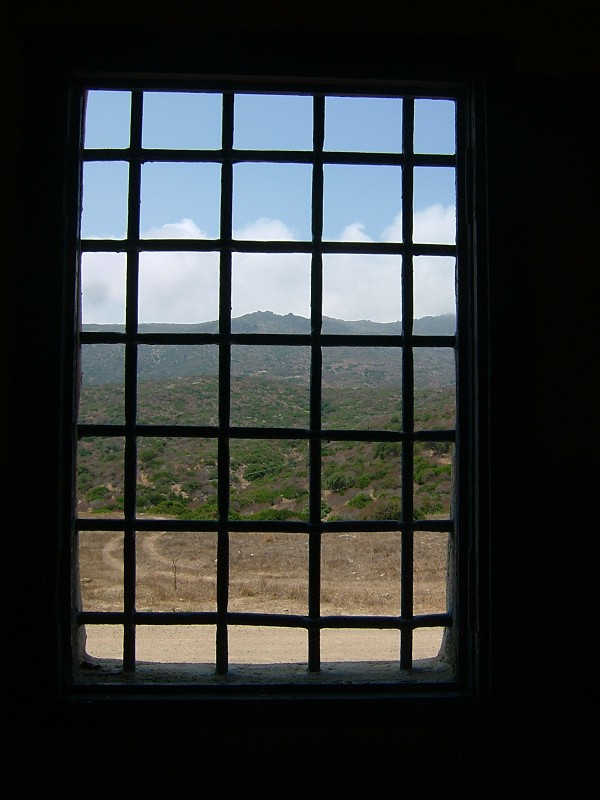 Visita_da_una_grata_del_carcere