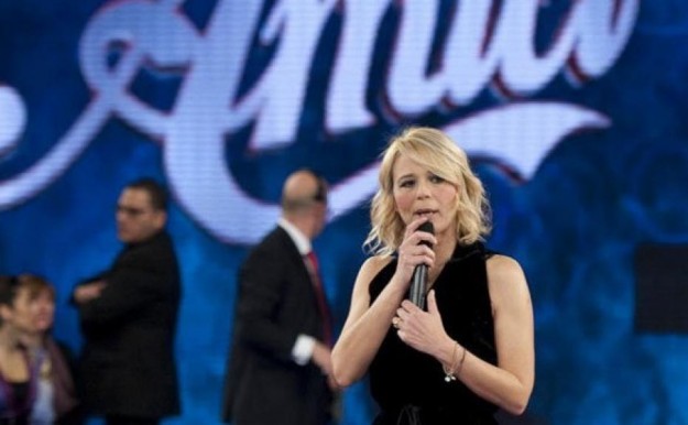 maria-de-filippi-al-serale-di-amici