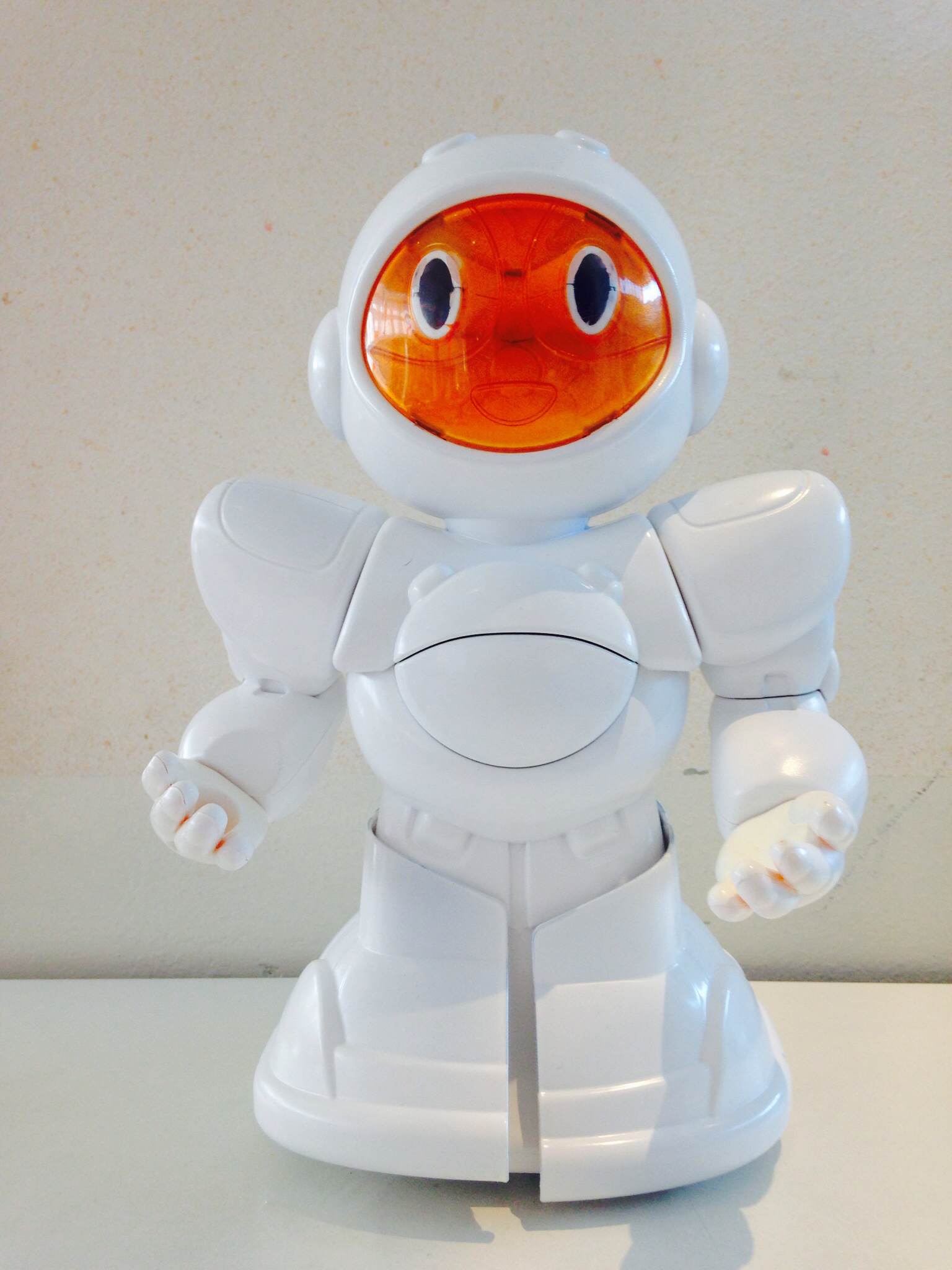 biro-il-robot-che-aiuta-ad-alleggerire-la-bolletta-energetica-biro_robot_bolletta_risparmio_energetico_green