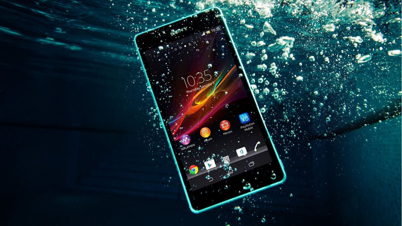 smartphone-in-acqua