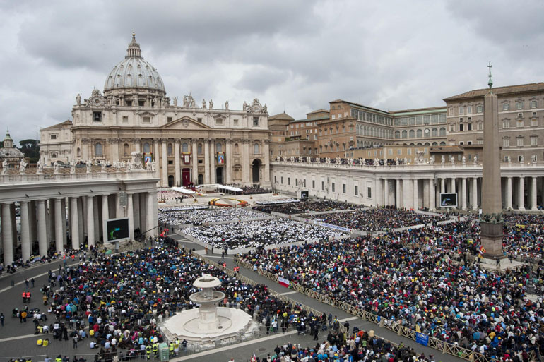 Canonizzazione Papi: Giovanni Paolo II e Giovanni XXIII santi, la cerimonia
