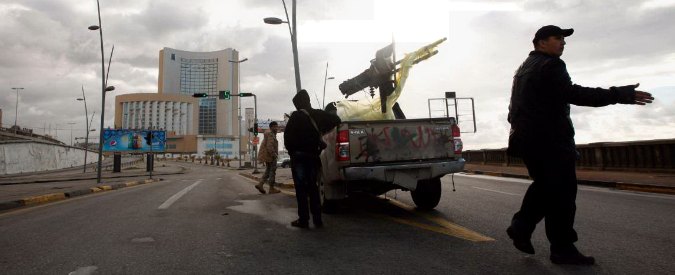 Libia-attacco-hotel-Tripoli-2-675