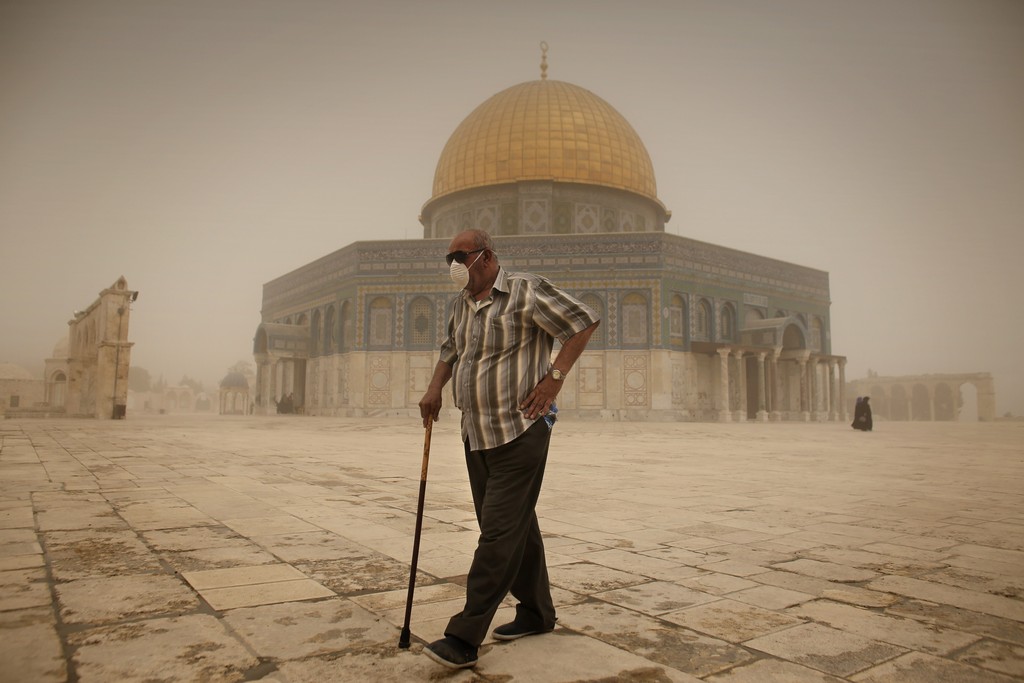 PALESTINIAN-ISRAEL-WEATHER-SANDSTORM
