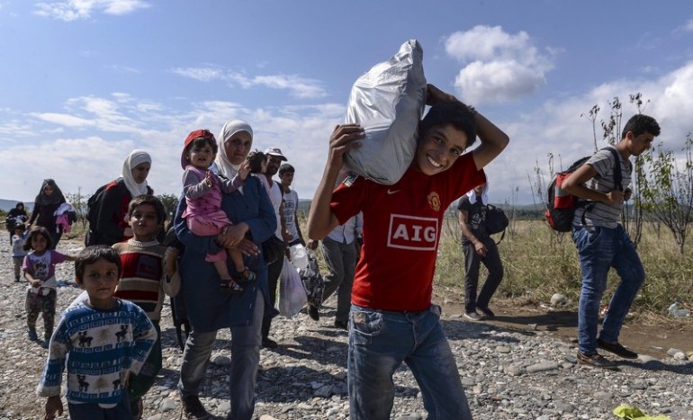migranti-macedonia-muro-770x467