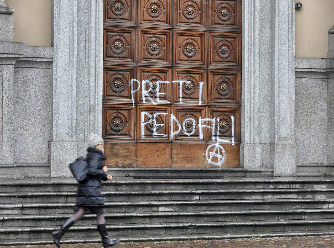 Poggi il prete pedofilo di nuovo arrestato Poggi il prete pedofilo di nuovo arrestato