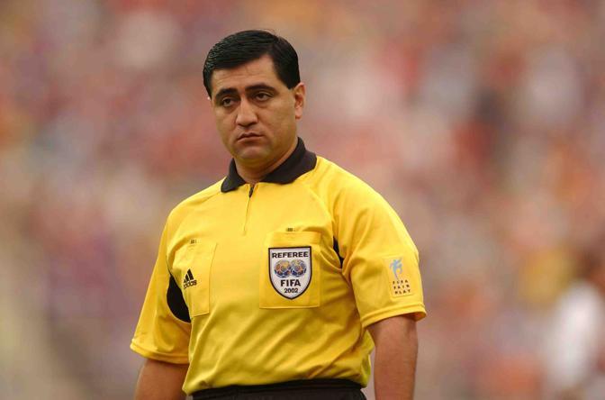 calcio_arbitro_cartellino_a_caso