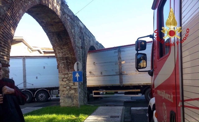 camionpisaacquedotto