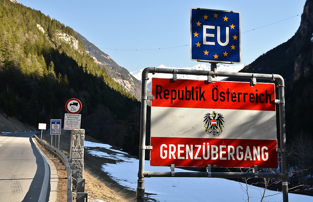 Austria, bloccato temporaneamente Schengen