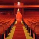 Il Teatro Smeraldo non chiude, al via nuova stagione