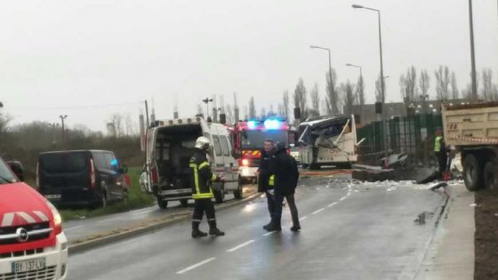 Francia incidente bus in gita scolastica, almeno 5 studenti morti Francia incidente bus in gita scolastica, almeno 5 studenti morti