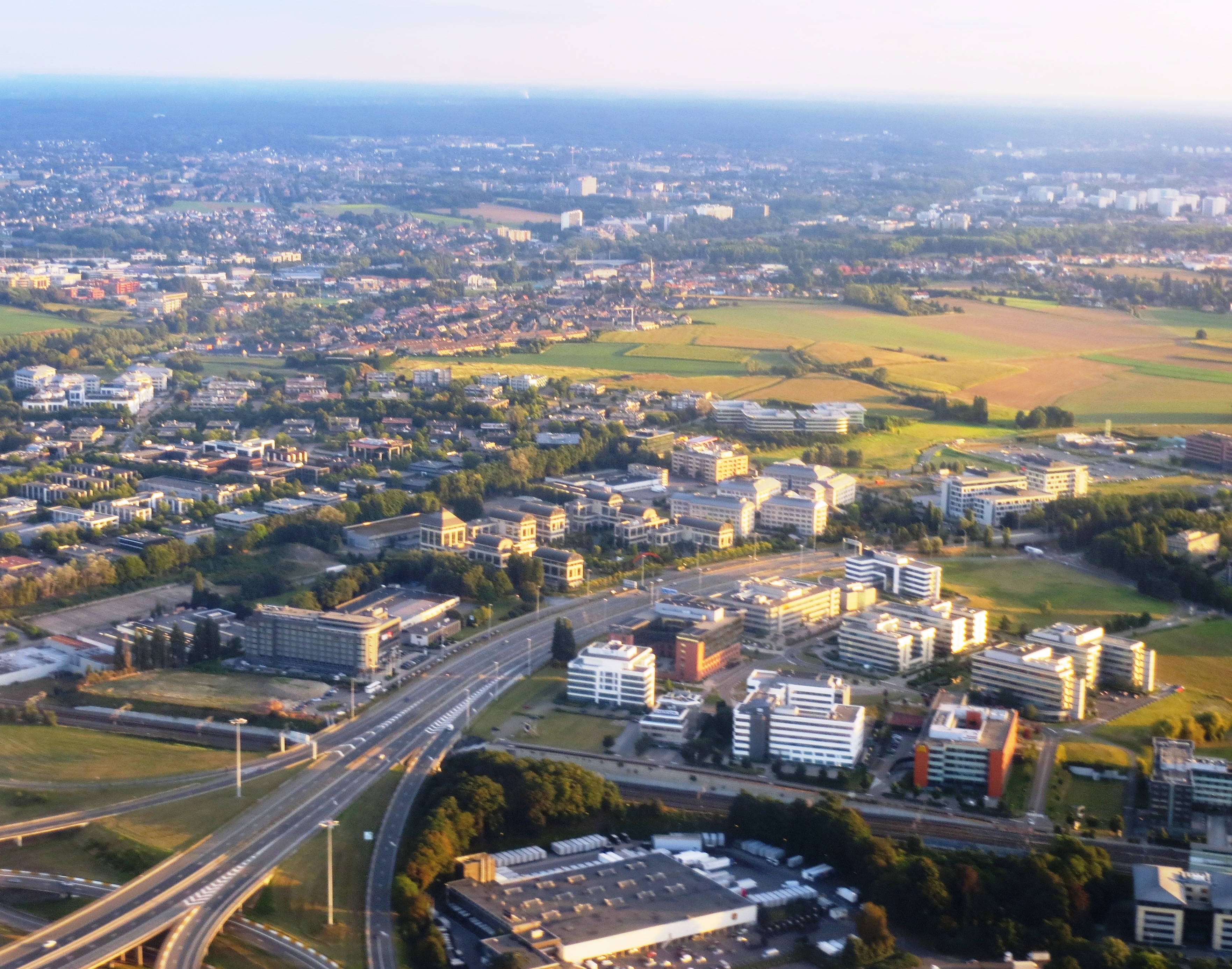 Brussel_Zaventem_from_north_IMG_2897_DHL_Cisco