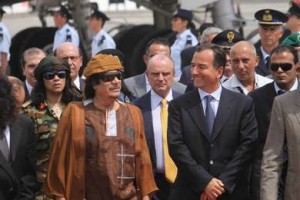 Gheddafi se va. Restano le polemiche