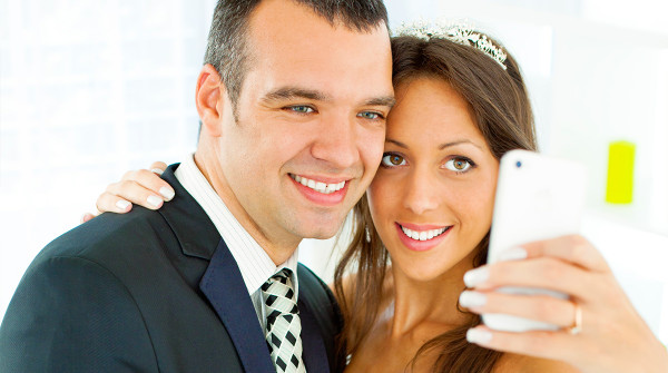 Matrimonio social: consigli per sposi e invitati