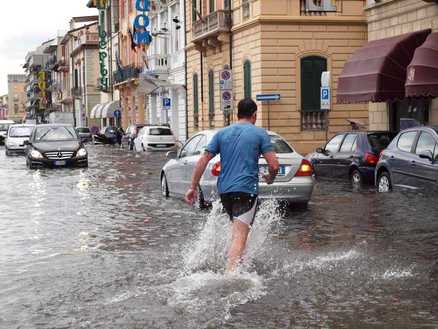 Maltempo: trombe d’aria e allagamenti al Centro Sud