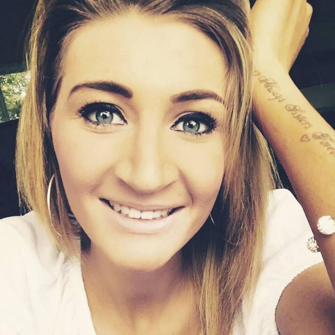 Sophie è nata con due uteri: "ogni mese un travaglio"