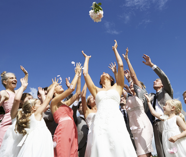 Come nasce la tradizione "lancio del bouquet"