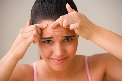 Come rimediare alla pelle grassa