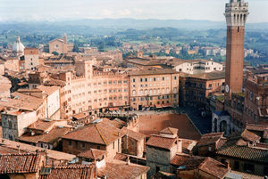 Siena, Italia: una città medioevale colma di attività