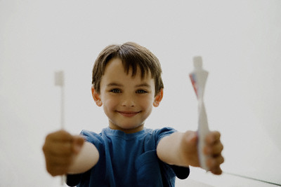 Come aiutare i bambini a prendersi cura dei loro denti
