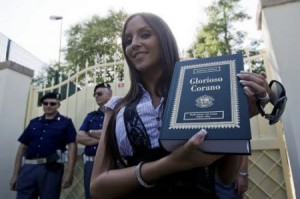 Gheddafi a Roma tra parate, lezioni di corano e tante polemiche