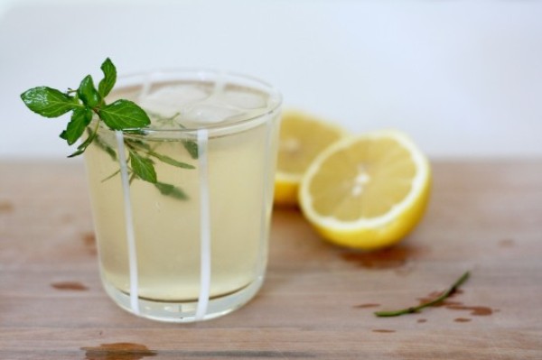 Come fare l'acqua al cetriolo e limone